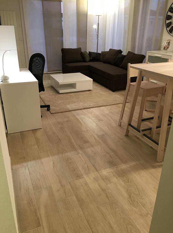 Carrelage imitation bois, coloris beige, format 15x90cm