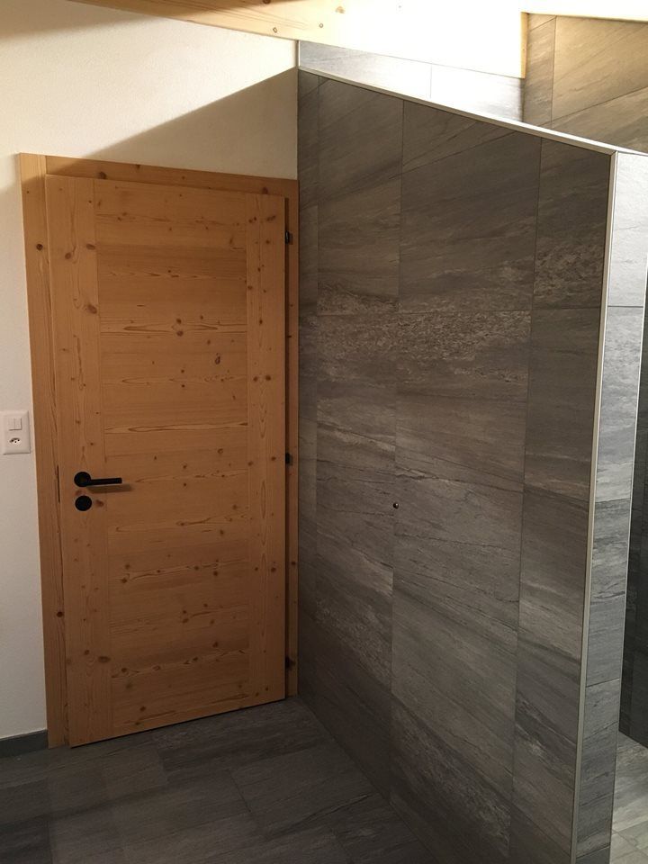 Carrelage format 40x60cm posé au mur