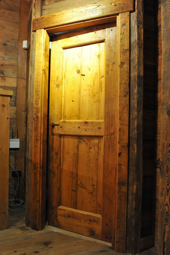 Porte en bois chalet
