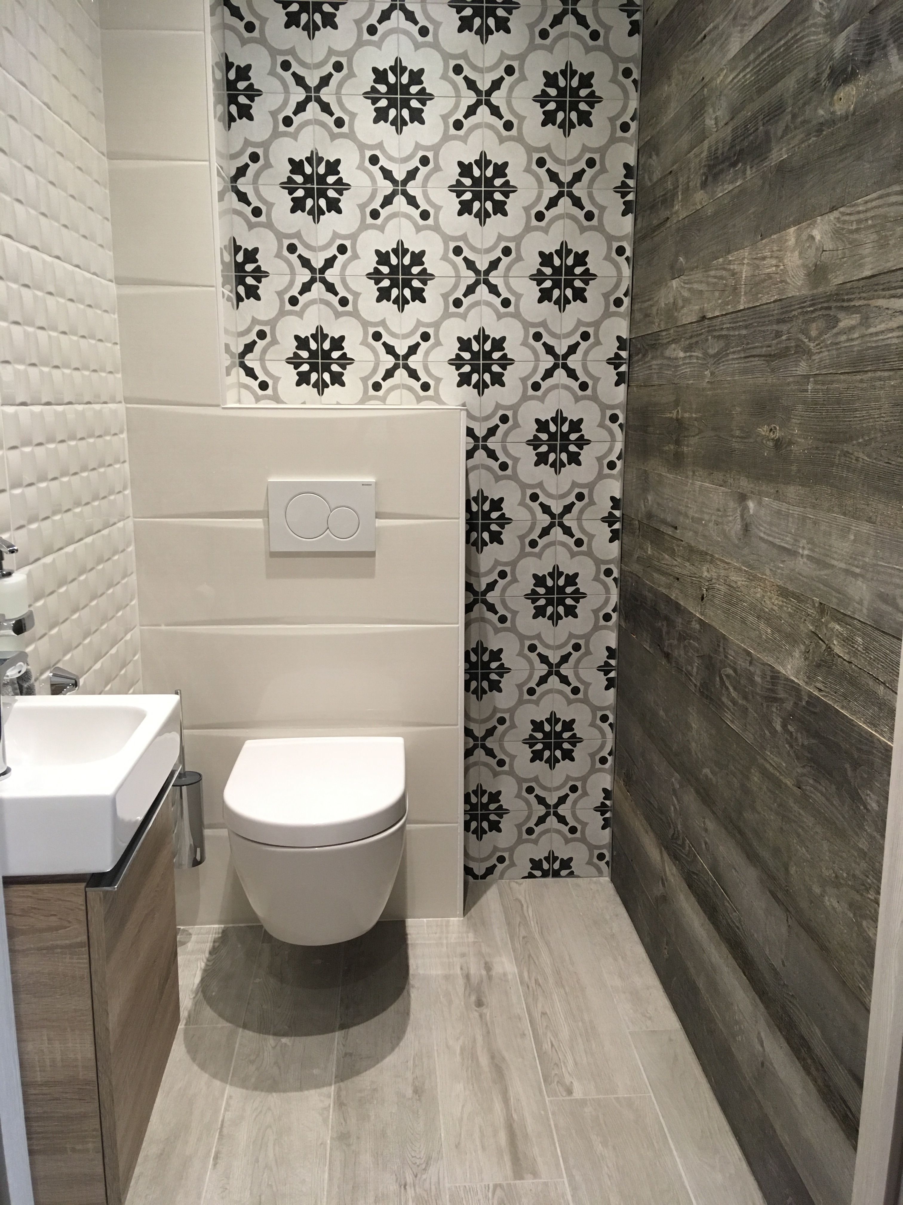 Format 20x20cm, coloris blanc et noir, dessin unique